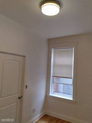 Main picture of 1466 N Ashland Ave