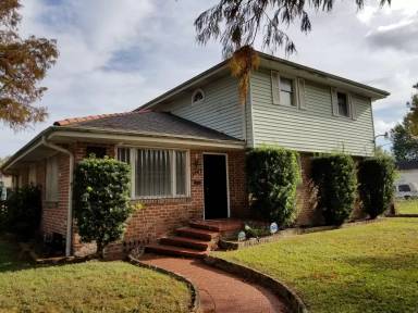 Main picture of 9141 Dixon St