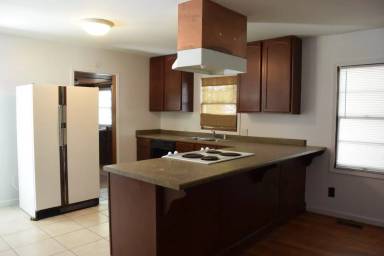 Main picture of 1602 23rd Ave E