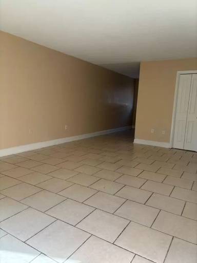 Main picture of 420 E Park Ave