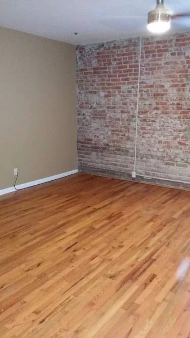 Main picture of 1425 N Washington St