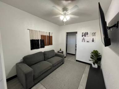 Main picture of 140 NW 13th St