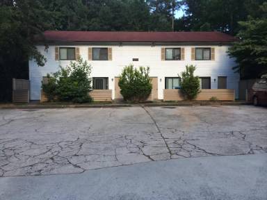 Main picture of 3517 Peachtree Corners Cir