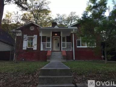 Main picture of 652 S Evelyn Pl NW
