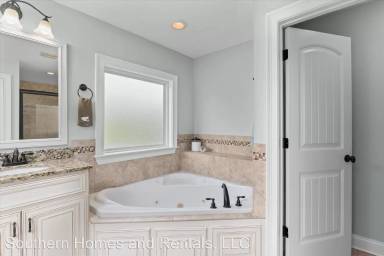 Main picture of 4072 Starview Ln