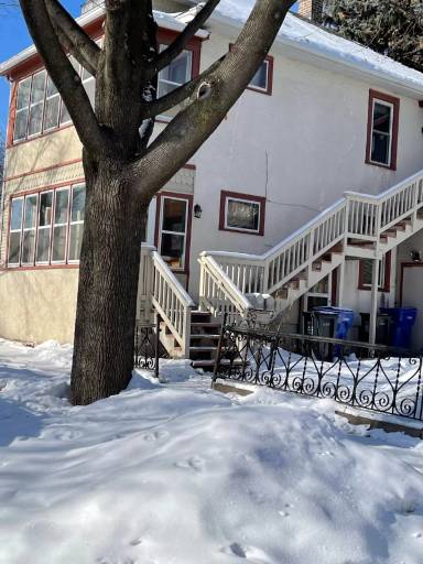 Main picture of 2071 Roblyn Ave