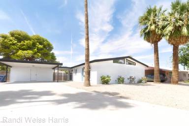 Main picture of 3622 S Cutler Dr