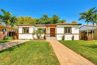 Main picture of 165 Whitethorn Dr