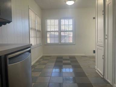 Main picture of 2312 32nd St