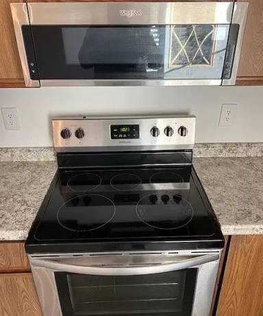 Main picture of 601 Rizek Dr