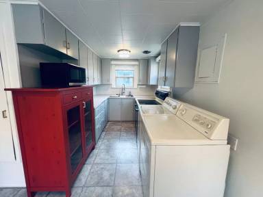 Main picture of 536 Nelson St