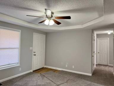 Main picture of 212 Bob White Dr
