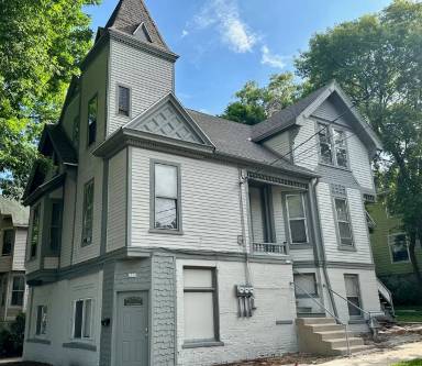 Main picture of 1702-04 E Bradford Ave