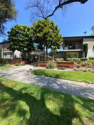 Main picture of 608 W Foothill Blvd