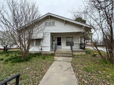 Main picture of 402 D St NW