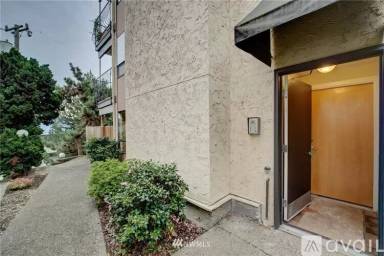 Main picture of 2423 8th Ave N