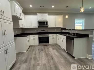 Main picture of 1102 Ayton Pl