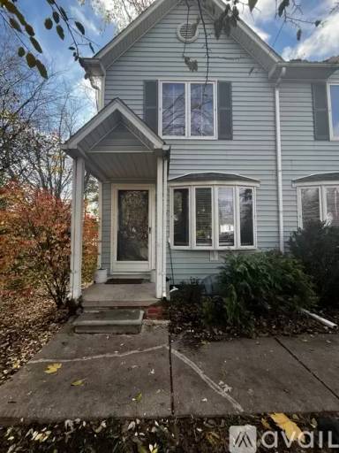 Main picture of 306 E Ann Arbor Trl