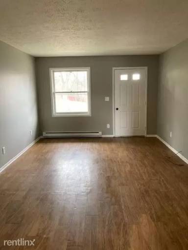 Main picture of 231 W 13th St