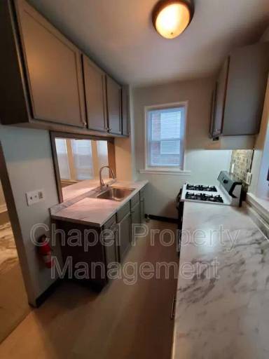 Main picture of 6135 W Jefferson St
