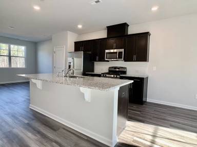 Main picture of 4947 Southern Magnolia Dr