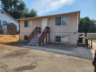 Main picture of 306 20th Ave N