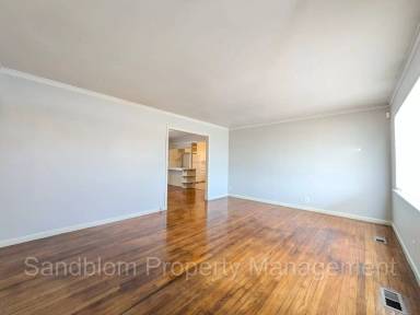 Main picture of 2126 S Urbana Ave