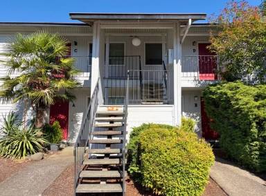 Main picture of 451 461 Lilly Ave
