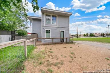 Main picture of 512 N Cherry St
