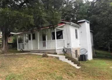 Main picture of 210 Barnett Cir