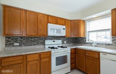 Main picture of 2348 W 111th St