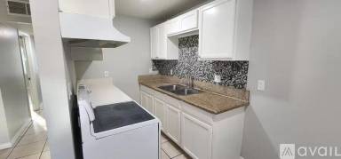 Main picture of 1420 Putnam Ave