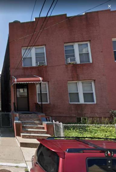 Main picture of 70 W 18th St