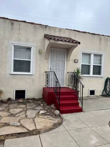Main picture of 245 4th Ave