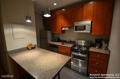 Main picture of 17 Garrison St