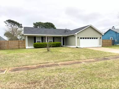 Main picture of 2340 Prytania Cir