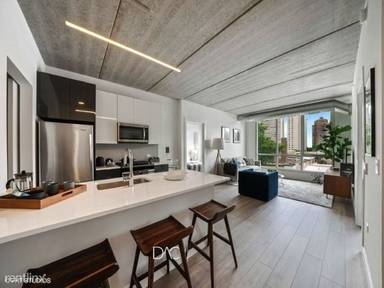 Main picture of 744 W Sheridan Rd