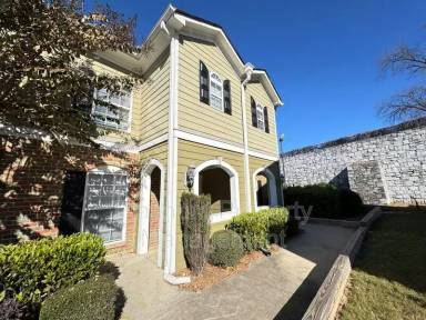 Main picture of 820 Summer Pl