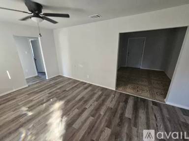 Main picture of 2210 Bombay Ave