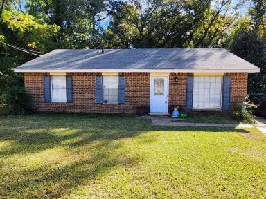 Main picture of 1211 Gardenia Cir