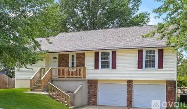 Main picture of 8408 N Rhode Ave