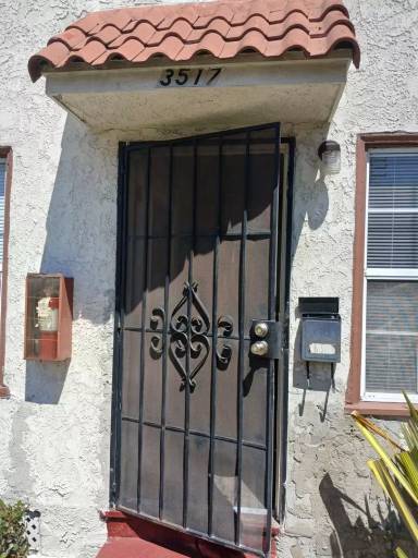 Main picture of 3521 E 10th St