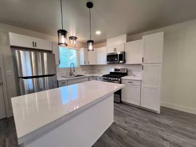 Main picture of 3802 Kenwood Way
