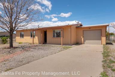 Main picture of 3005 Calle Caballero