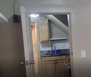 Main picture of 68 Clay St