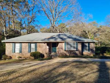 Main picture of 421 N Moye Dr