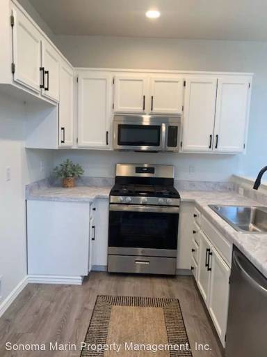 Main picture of 1563 Pinebrook Pl
