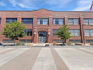 Main picture of 1777 E 39th Ave