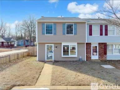 Main picture of 8138 Clovertree Ct
