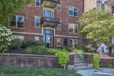 Main picture of 3005 Harney St
